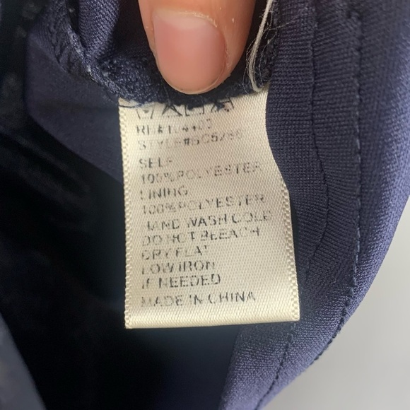 J.O.A. Short Sleeve V Neck Floral Dress in Navy Size Large - Picture 4 of 4